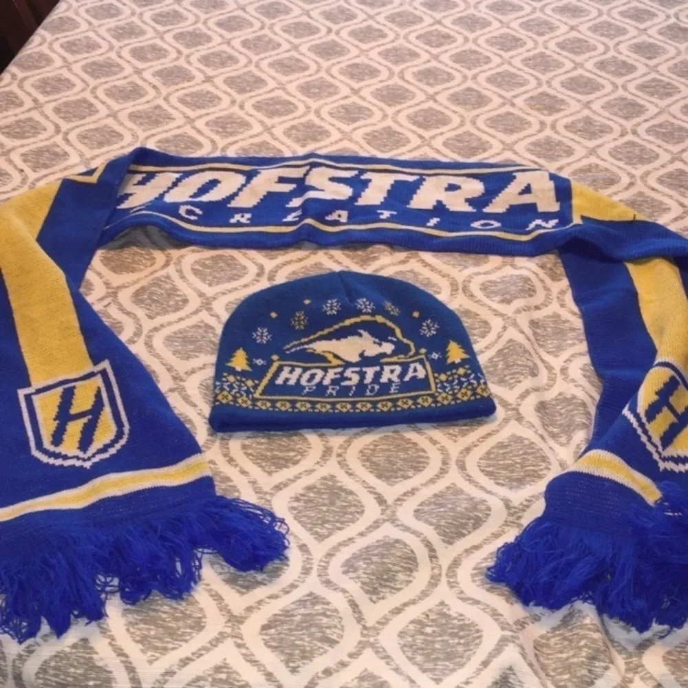 Vintage 2000 Hofstra Pride Knit Hat Scarf Winter unisex